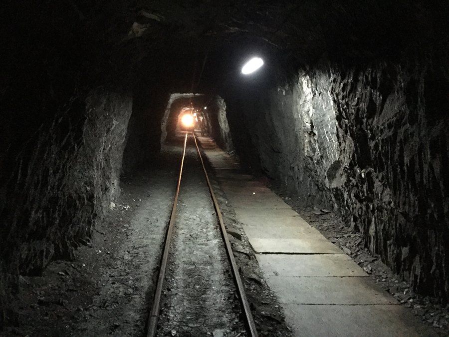 西北地勘60周年宣传片拍摄--井下篇